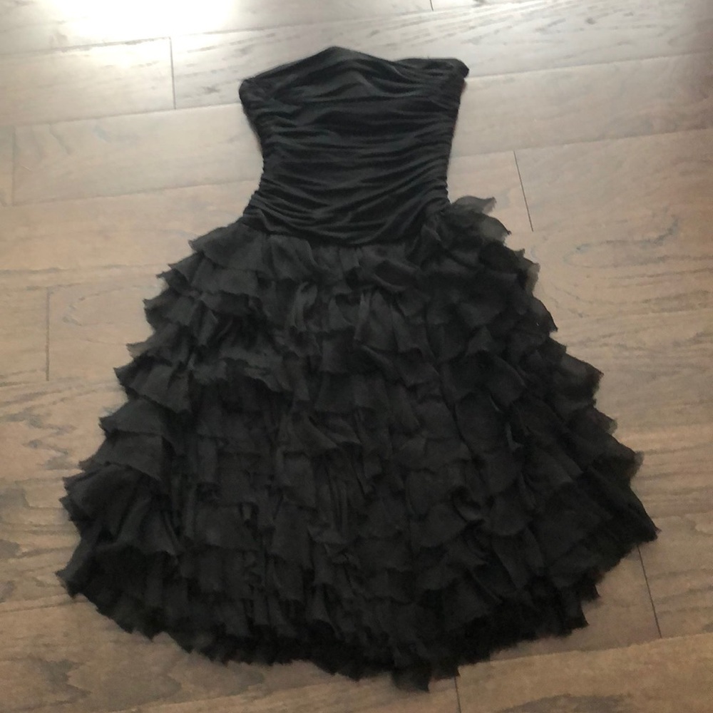 BCBG strapless black ruffle dress - XS